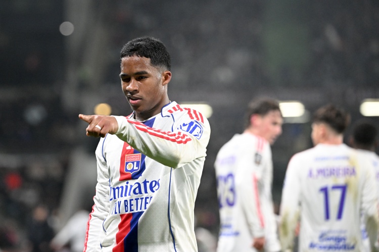 高情商！詹姆斯：教练组制定了很棒的计划 一切始于里夫斯和卢卡