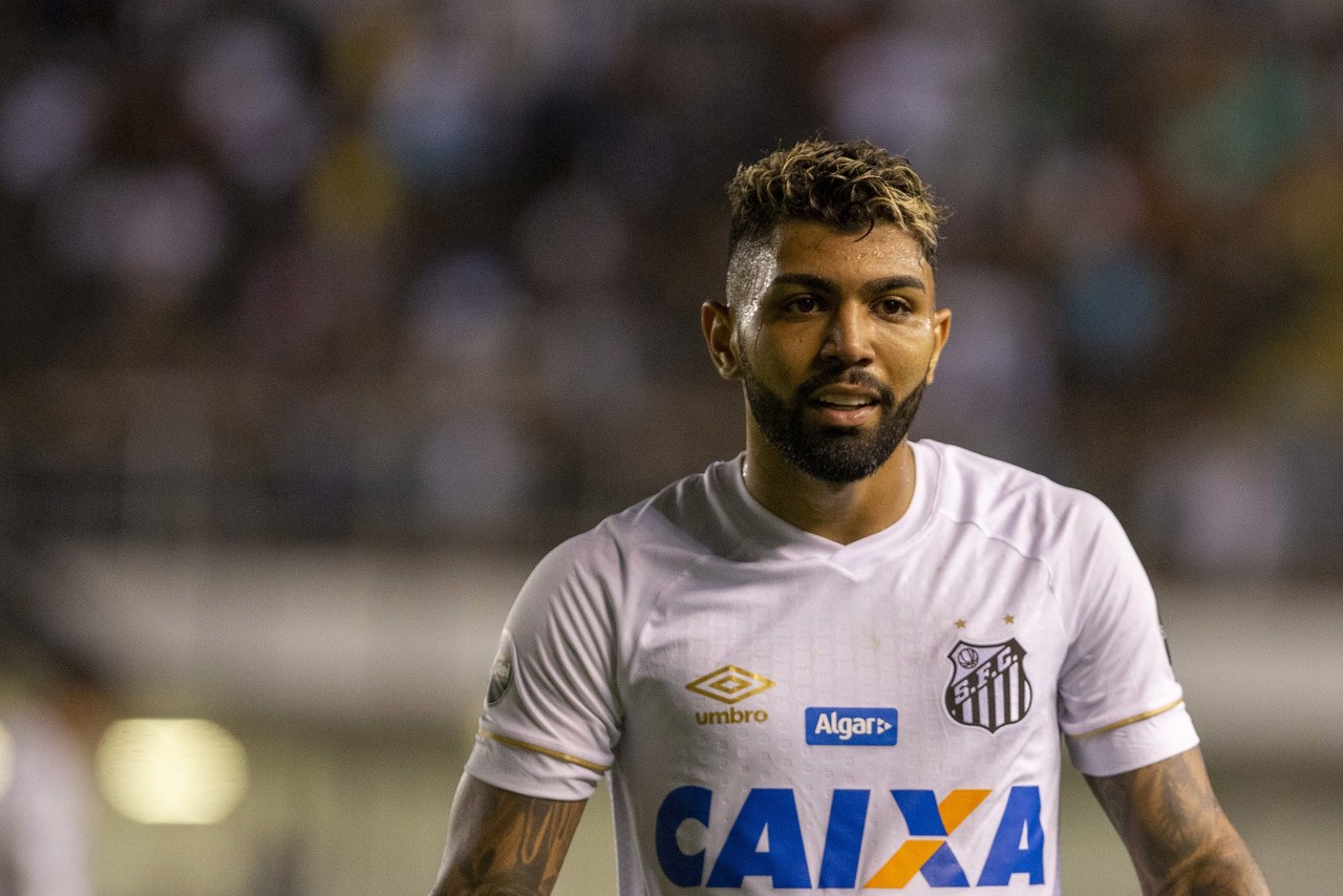 一直被抓掩护！杨瀚森半场仅2分2板2助 出现5次失误+3犯规