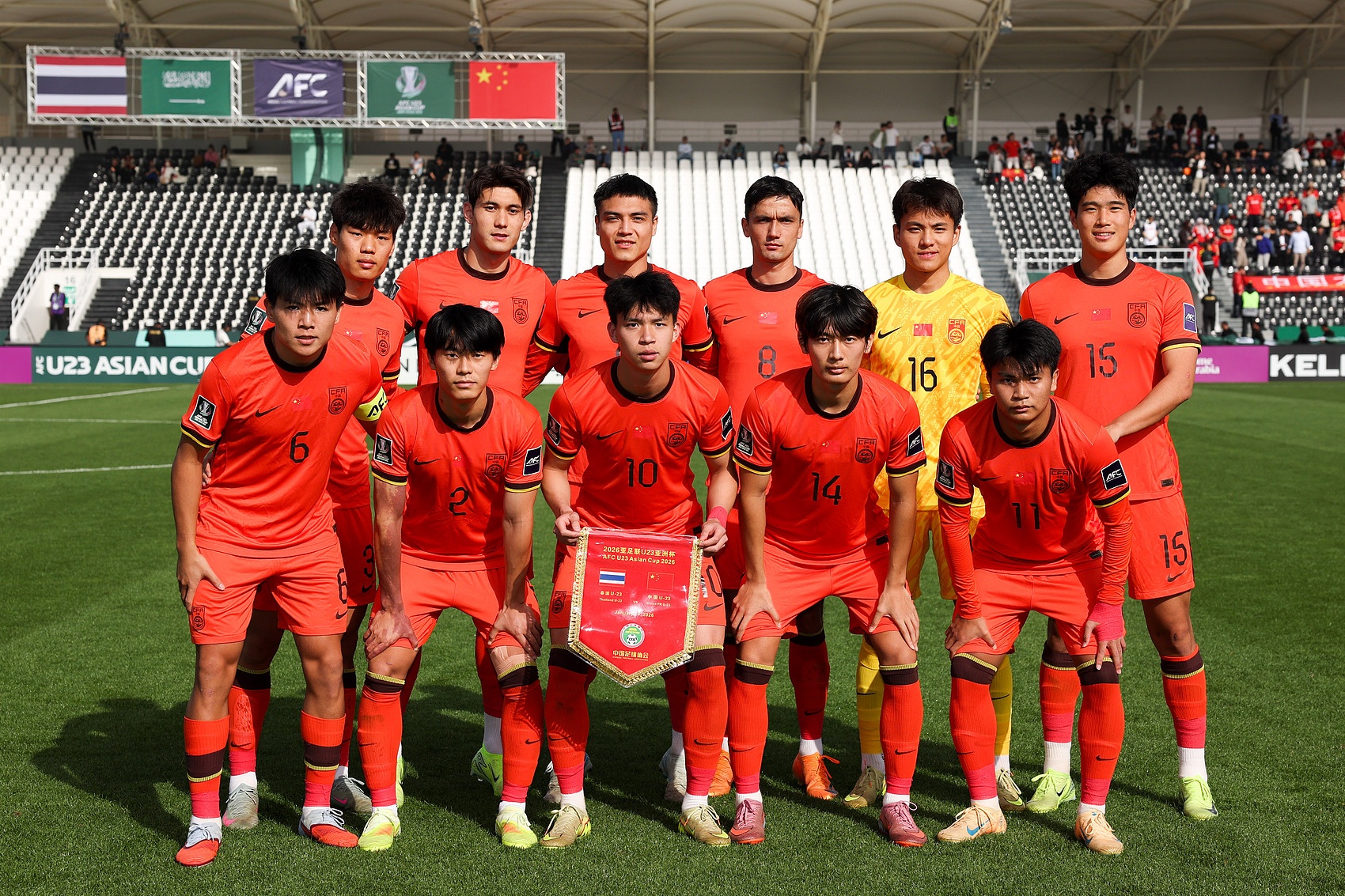 2球2助攻+造点，欧冠官方：拉菲尼亚当选本周最佳球员