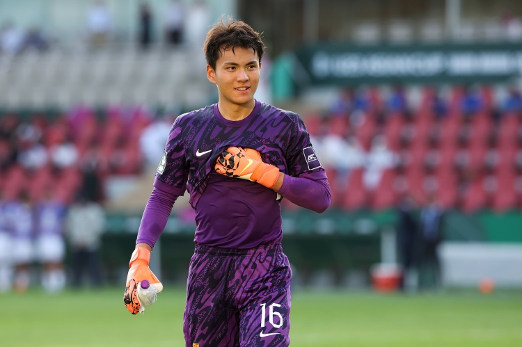 半场-武汉三镇2-1大连英博 绍尔、卡迪斯破门斯坦丘点射破旧主