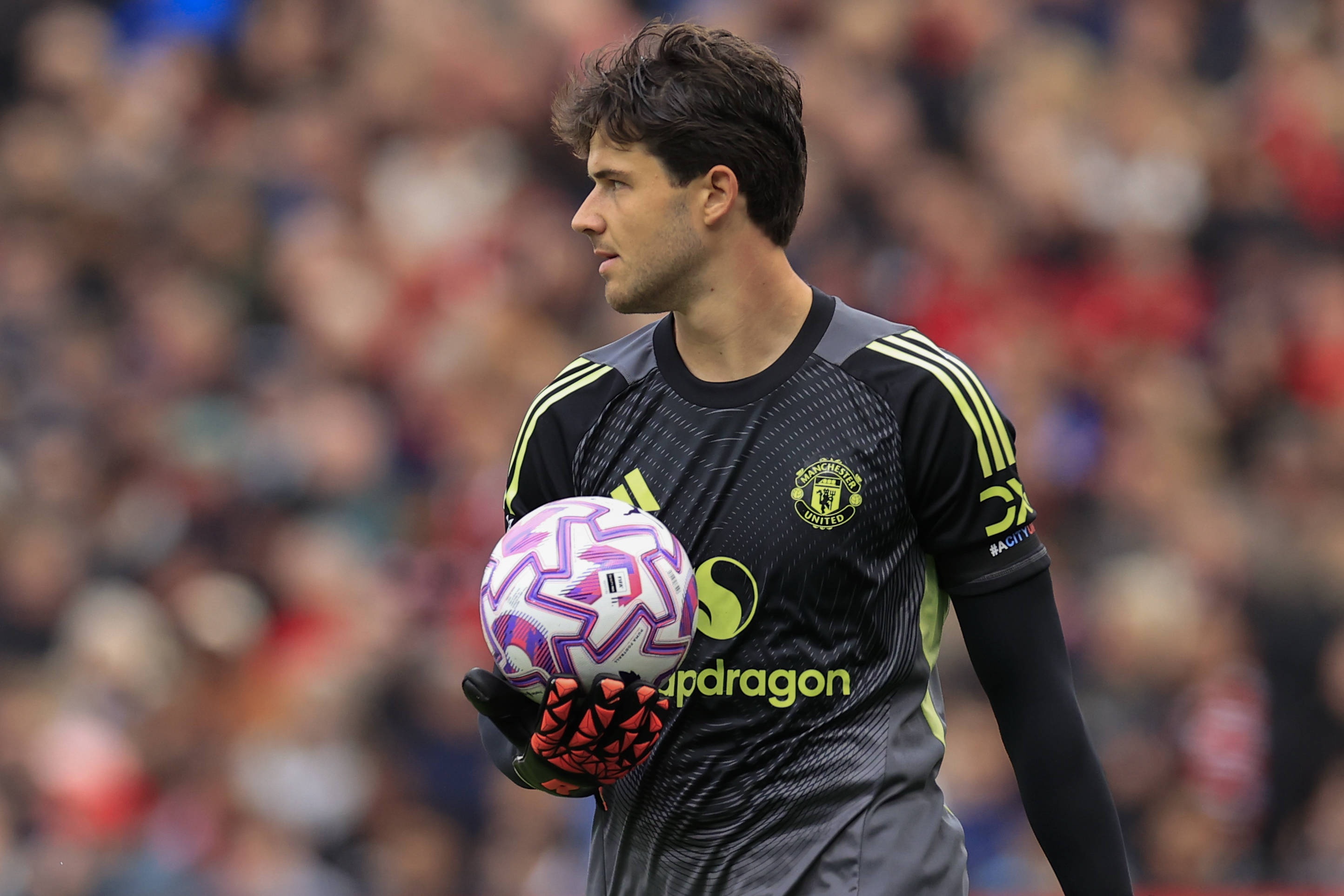 一直被抓掩护！杨瀚森半场仅2分2板2助 出现5次失误+3犯规